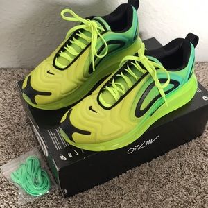 Collector’s Nike Airmax 720 size 7.5 mens